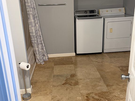 4th image of 225 Elliott St #225B