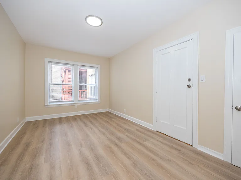 852 W Agatite Ave #2 — Photo 4