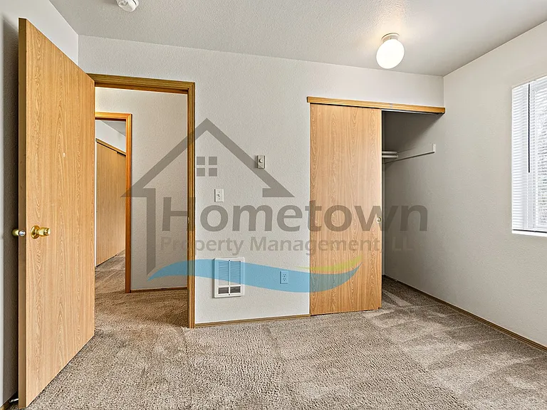 703 N Compton St — Photo 24