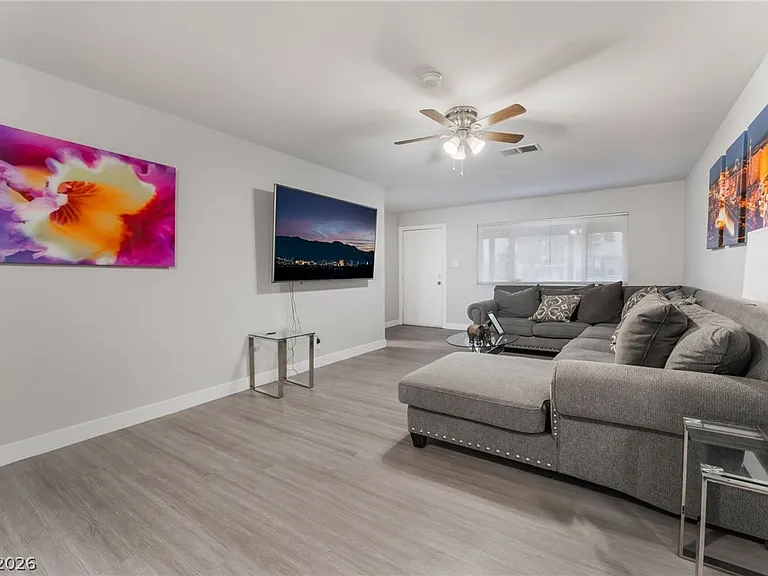3992 Chinchilla Ave — Photo 6