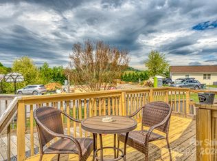 35 Red Laurel Ct, Hendersonville, NC 28792
