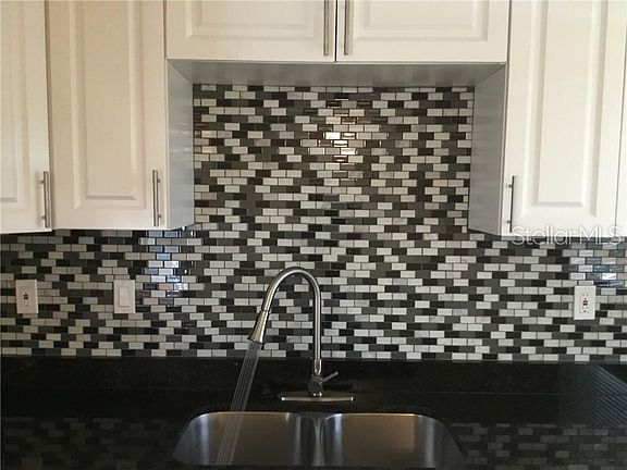 4th image of 5776 Citadel Dr