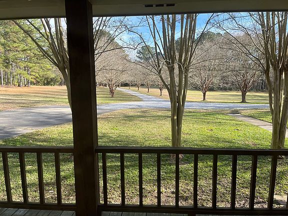 4th image of 928 Whitaker Rd