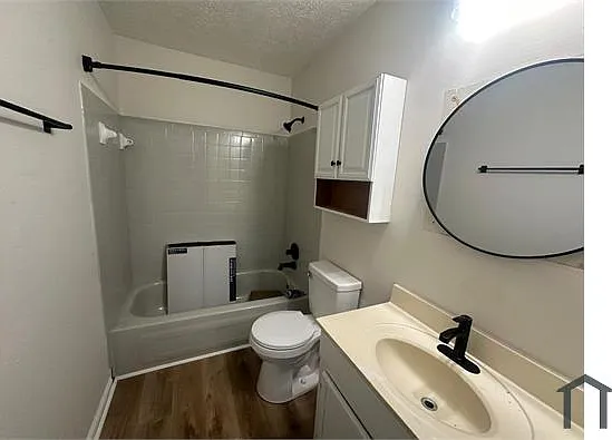 5 bed, $2,500 — Photo 3