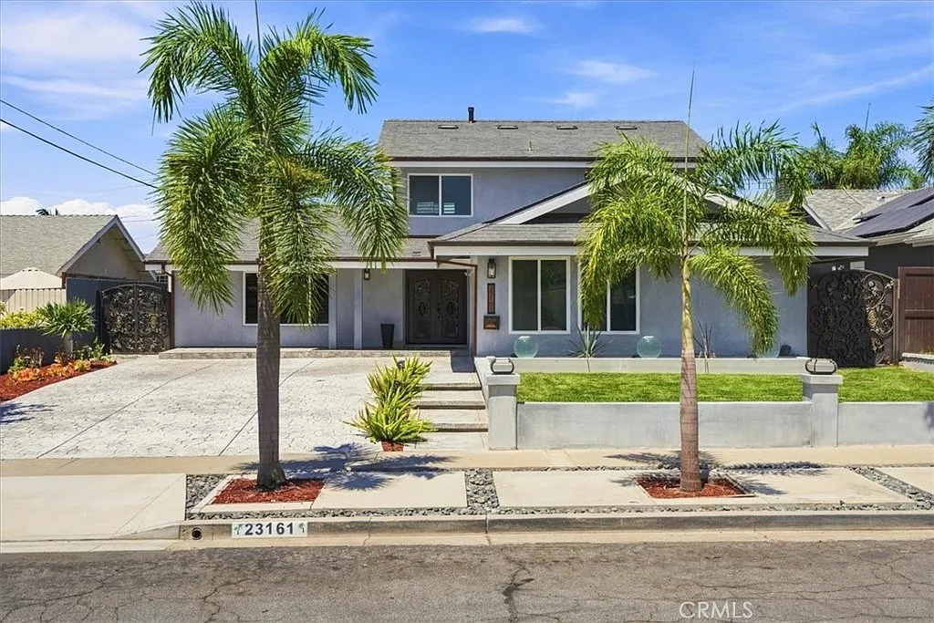 5 bed, 1825 sqft, $6,000 — Photo 1