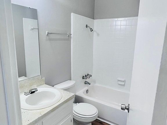 3rd image of 5307 Southboro Ct