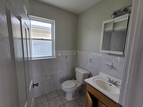 5th image of 120 Dickerson St Floor 3
