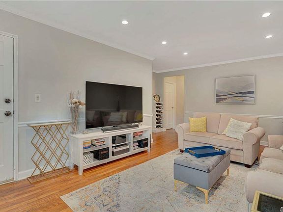 3rd image of 17L Madison St #17L