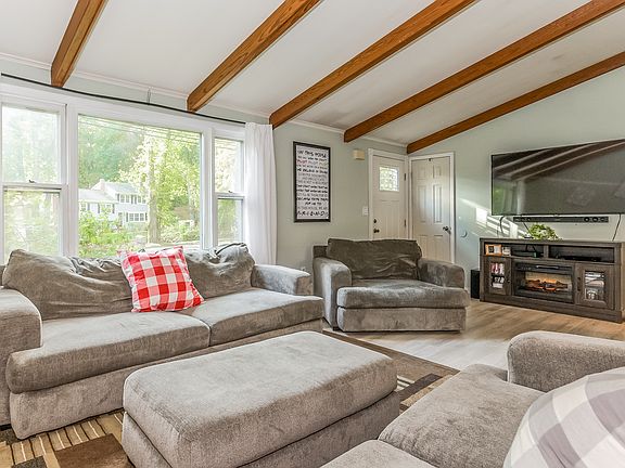 92 Cow Hill Road
