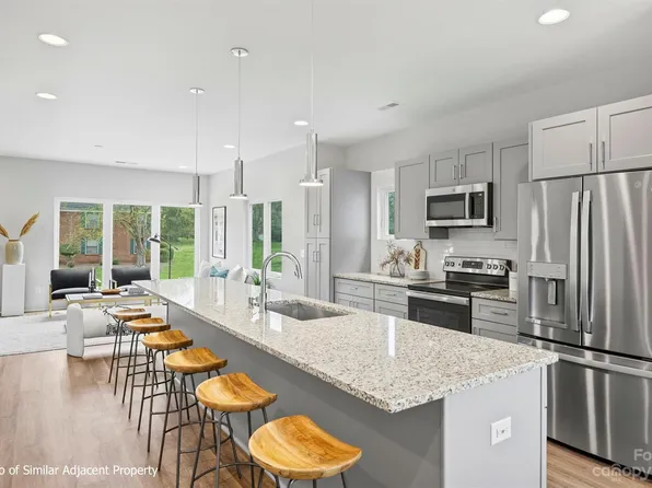 7322 Swans Run Rd, Charlotte, NC 28226