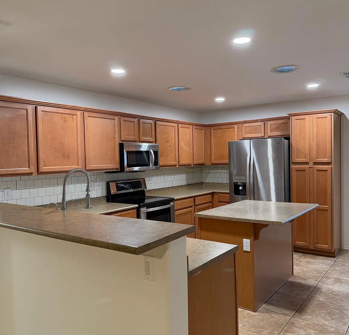 3 bed, 1704 sqft, $2,300 — Photo 3