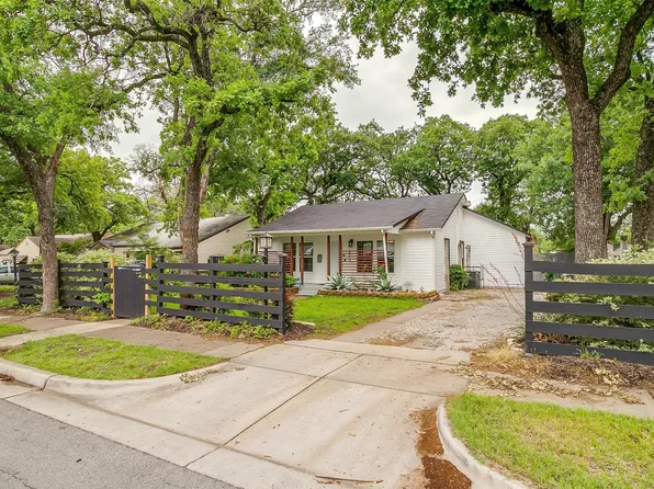 420 Catherine St, Fort Worth, TX 76103