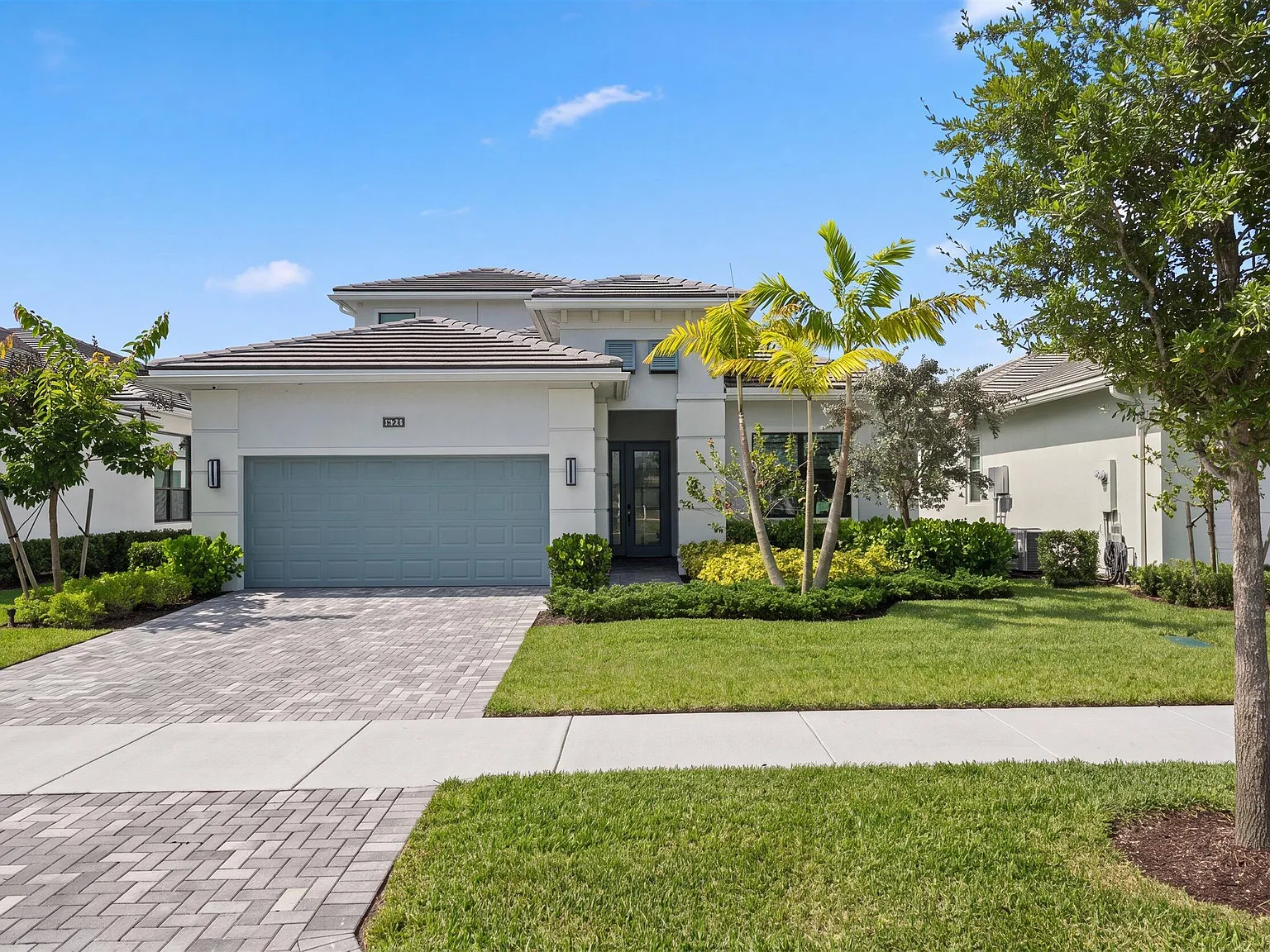 3 bed, 3.0 bath, 2642 sqft, $5,500 — Photo 1