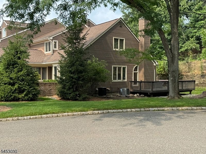 2nd image of 239 Westervelt Ln