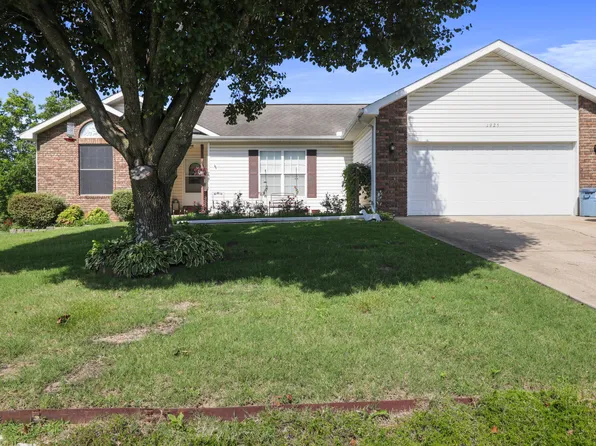 1925 Meadowbrook Drive, West Plains, MO 65775