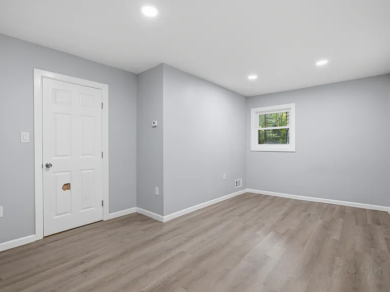 71 E 22nd St #1 — Photo 10