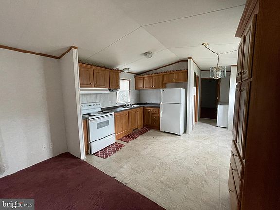3rd image of 29 Hillside Ests