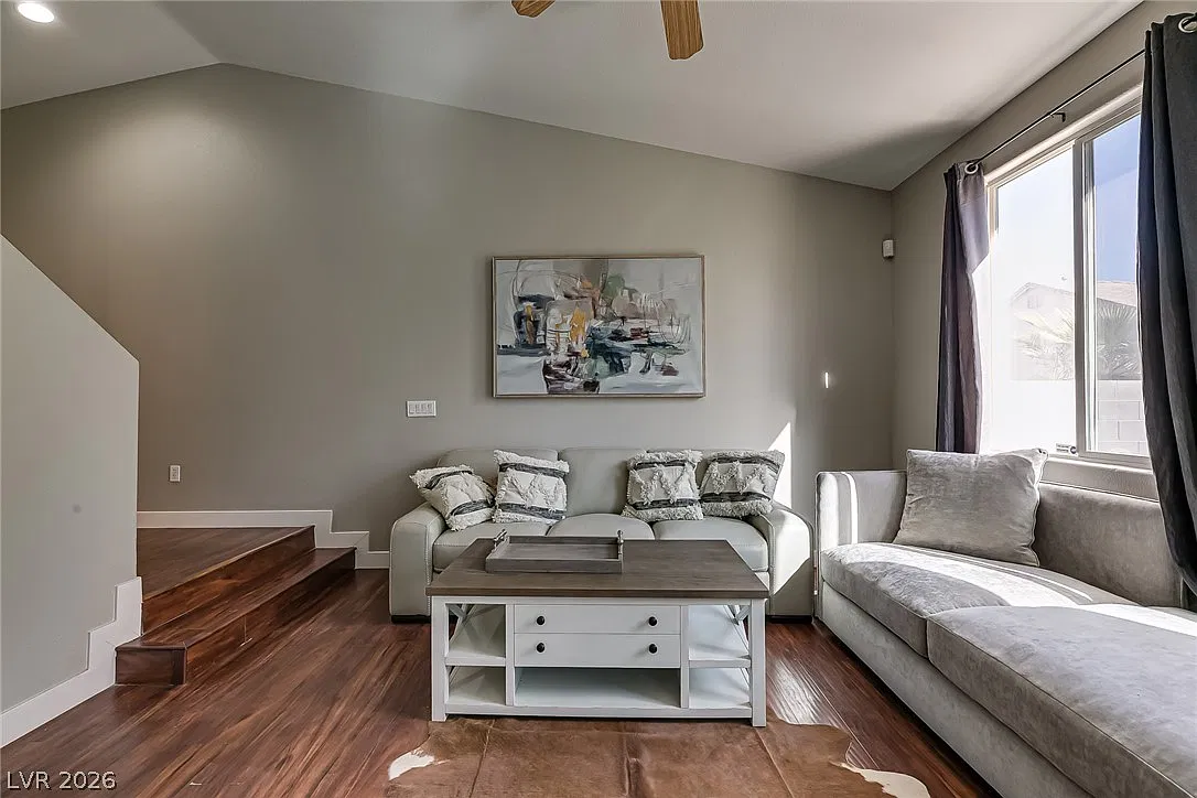 3 bed, 2.5 bath, 1284 sqft, $2,999 — Photo 4