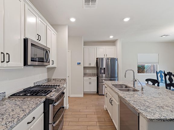 3rd image of 3288 N Baby Bruno Way