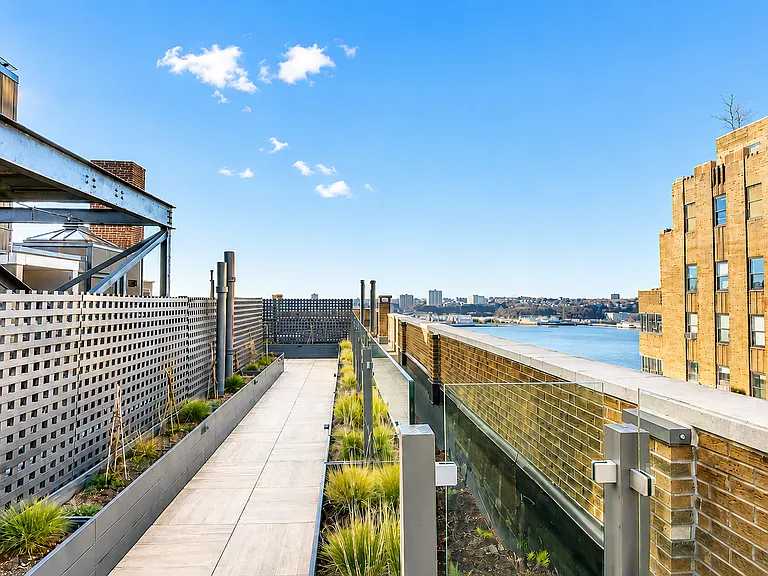 305 Riverside Dr #10A — Photo 20