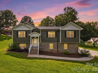 2953 2nd Street Ct NW, Hickory, NC 28601