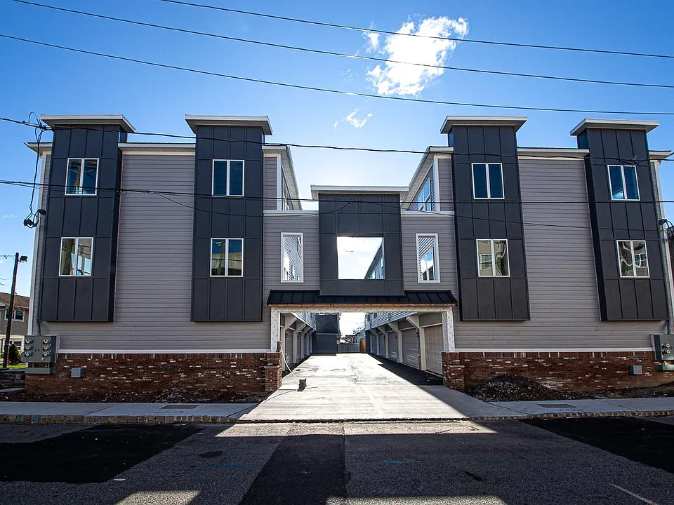 74-76 Essex St #2