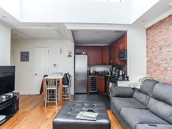 2nd image of 140 E 16th St APT 5C