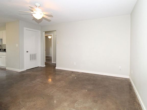 5th image of 15 W Martin Luther King Blvd APT 5