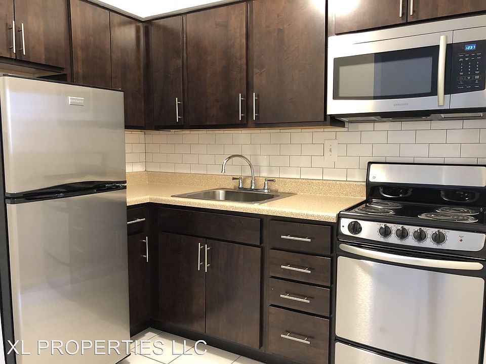 1st image of 1022 W Catalpa Ave APT 205