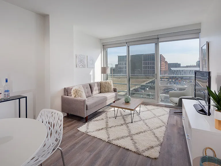 F1RST Residences — Photo 10
