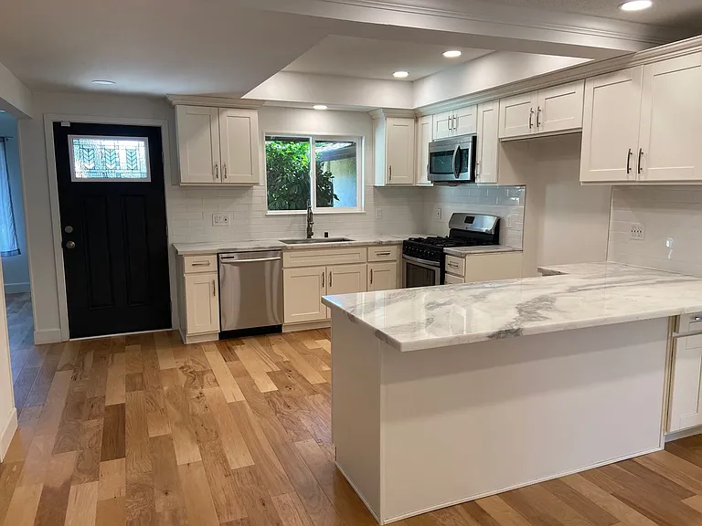 8587 La Riviera Dr — Photo 7