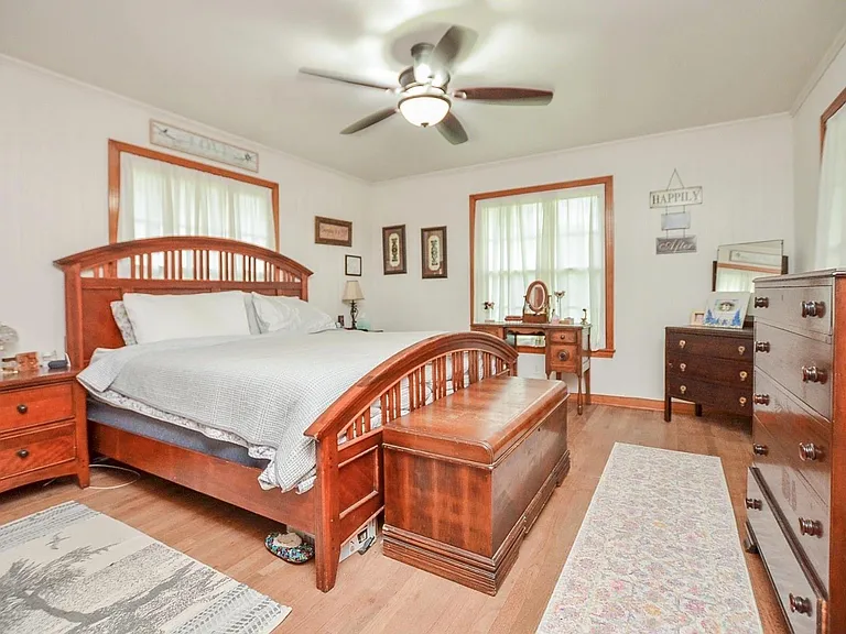 1116 N Meyer St — Photo 11