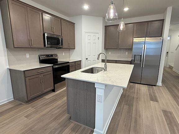 2nd image of 2900 Suzanne Landon Dr #D3