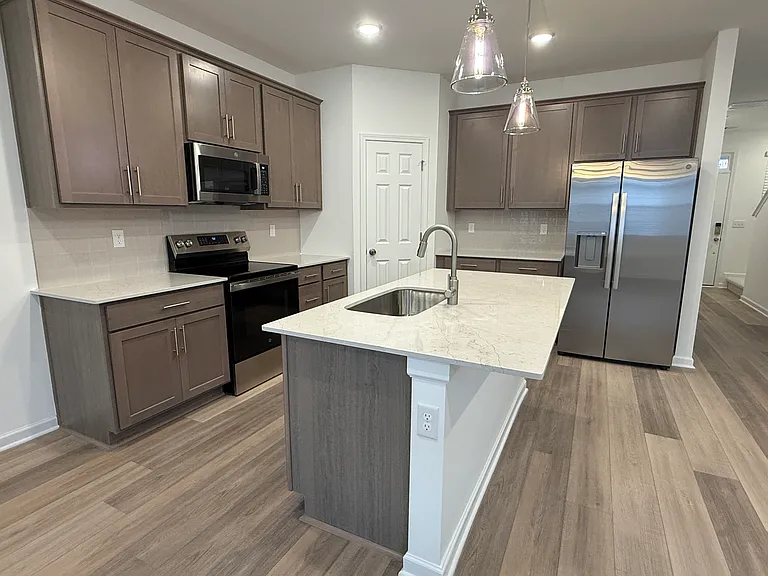 2900 Suzanne Landon Dr #D3 — Photo 2