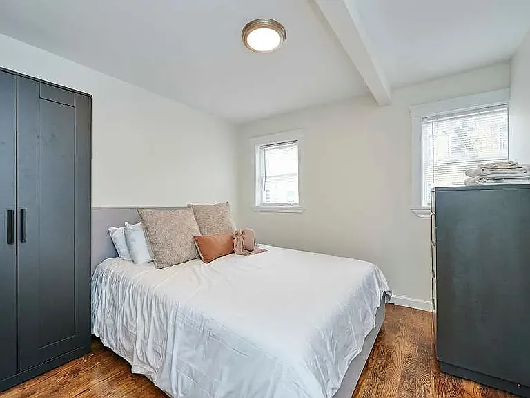 241 E St #3 — Photo 7