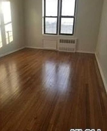 5th image of 152-72 Melbourne Ave #3P