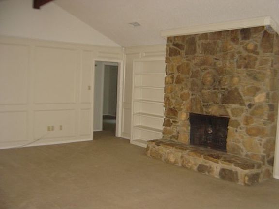 3rd image of 509 Country Green Ln