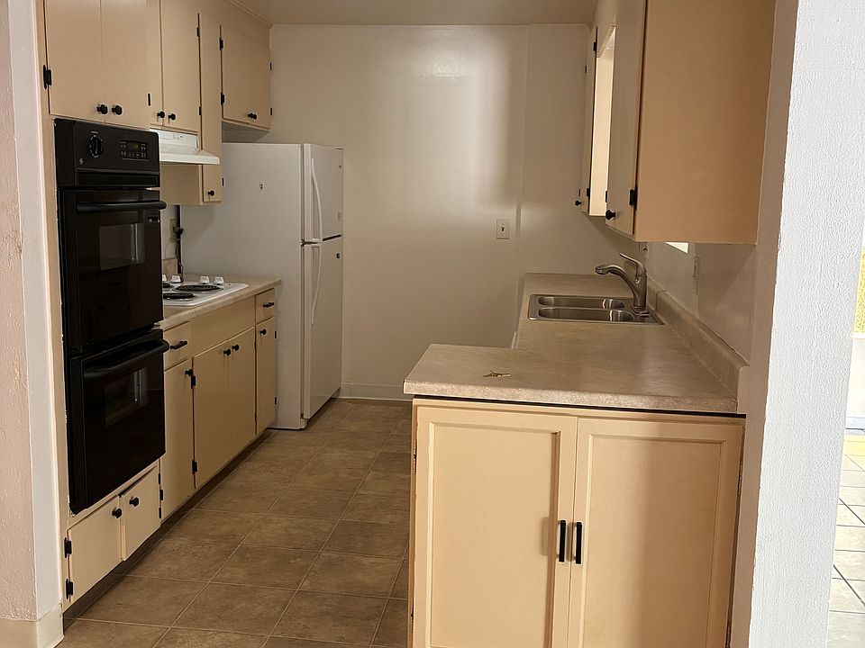 1st image of 805 Opal Dr APT 1