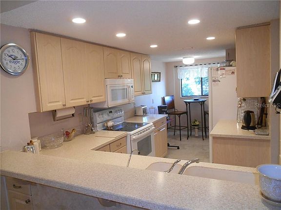 4th image of 1822 Golfview Dr #1822