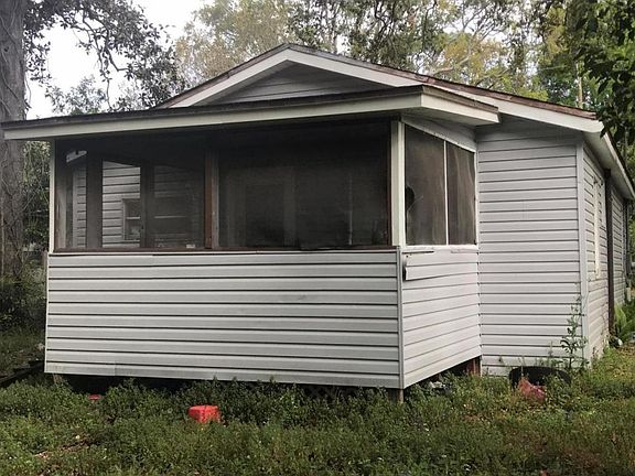 5th image of 8922 Eaton Ave
