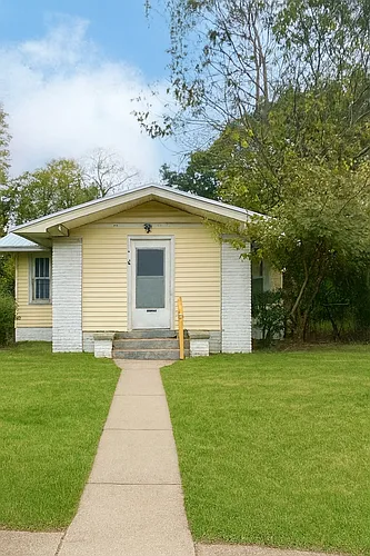 2610 Avenue P Photo 1