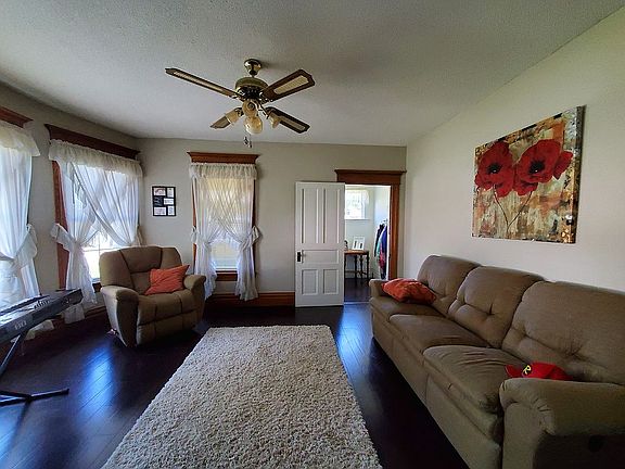 2nd image of 1001 E Main St