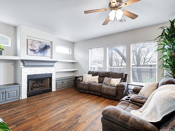3rd image of 10831 BELLE VERE