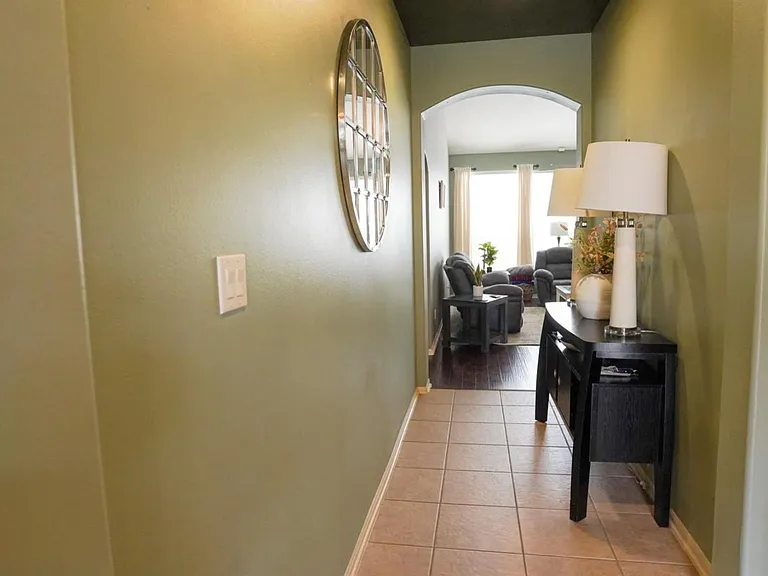 2109 Mooncrest Dr — Photo 12