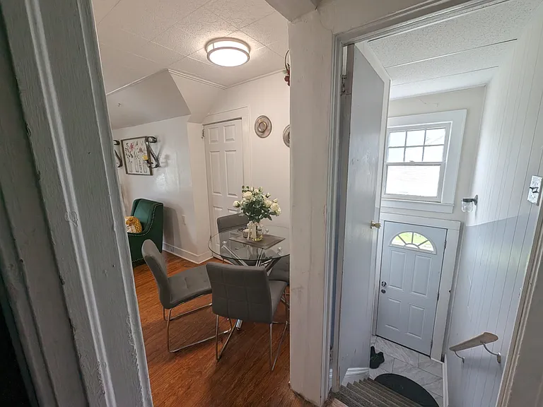 26 Lavergne St #2 — Photo 2