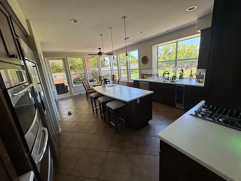 713 Twillin Ct — Photo 8