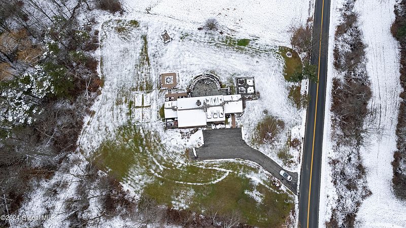 4th image of 388 Dater Hill Road