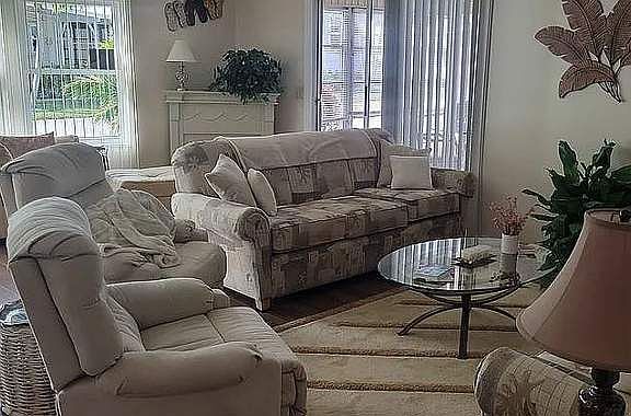 2nd image of 100 Queen Palm Dr