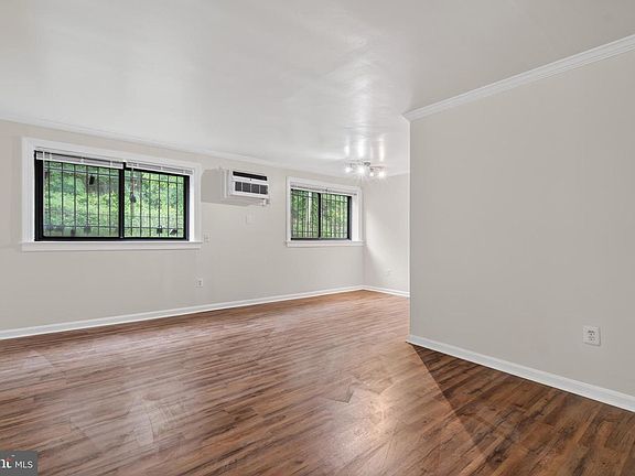 3rd image of 3103 Naylor Rd SE APT 101