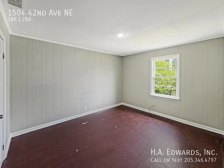 1504 42nd Ave NE — Photo 6